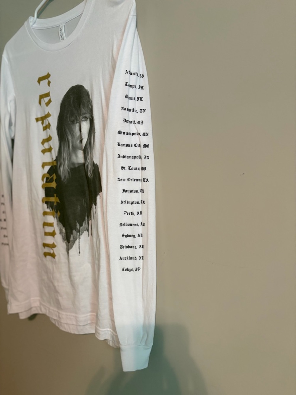 Bella Canvas White Crewneck Long Sleeve Tee - Taylor Swift Reputation Concert - Picture 4 of 7
